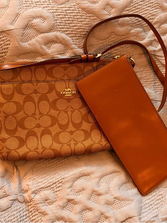 Coach Tan Signature Canvas Crossbody with Leather Pouch excellent condition - Picture 6 of 9